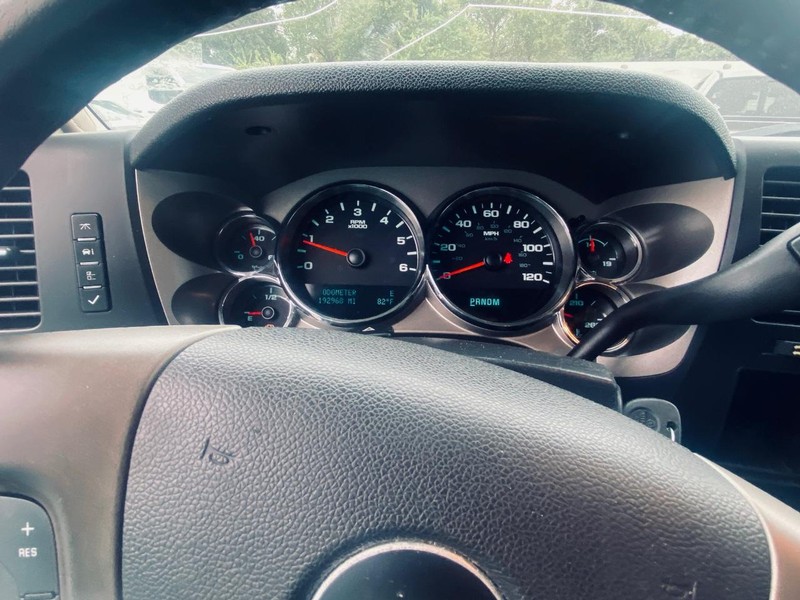 Chevrolet Silverado 1500 Vehicle Full-screen Gallery Image 22
