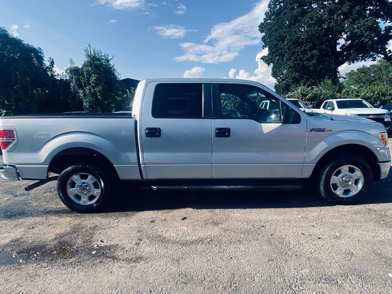 Ford F-150 Vehicle Full-screen Gallery Image 07