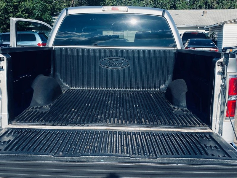 Ford F-150 Vehicle Full-screen Gallery Image 16