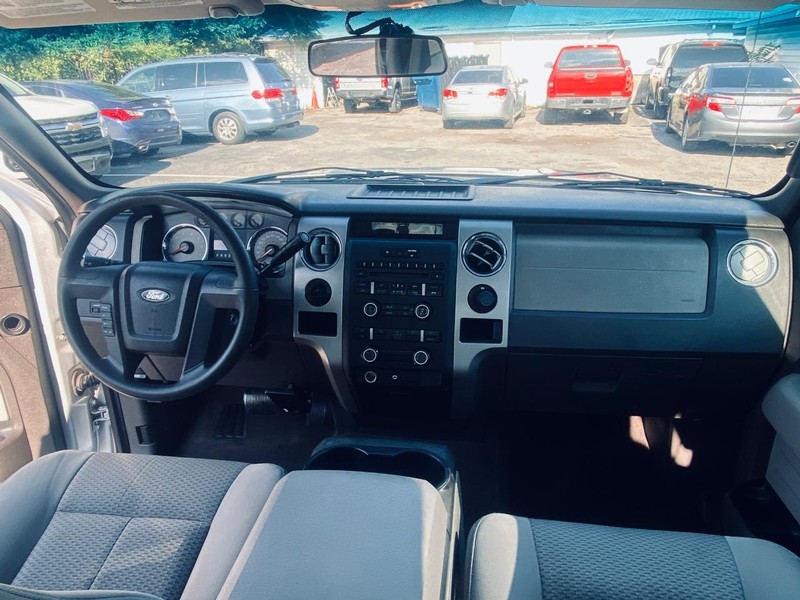 Ford F-150 Vehicle Full-screen Gallery Image 22
