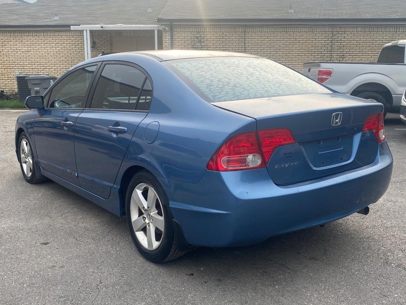Honda Civic Sedan Vehicle Full-screen Gallery Image 04