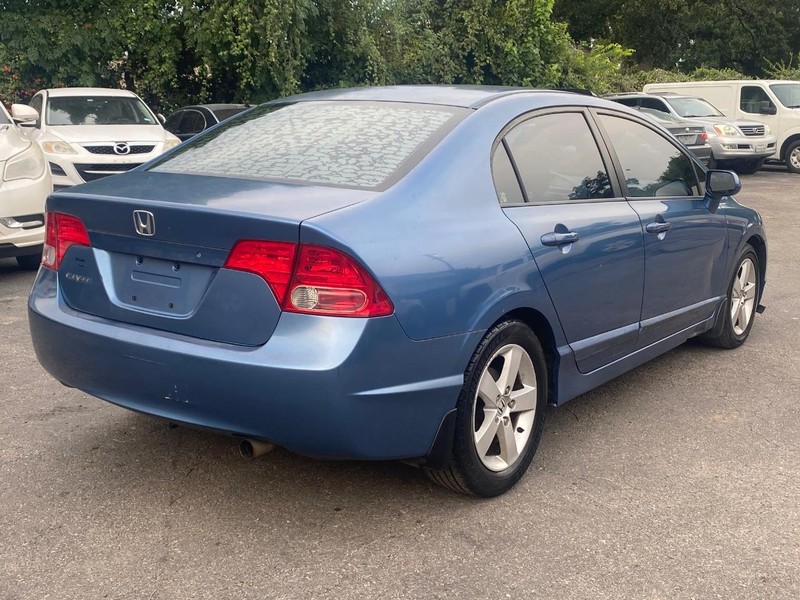 Honda Civic Sedan Vehicle Full-screen Gallery Image 07