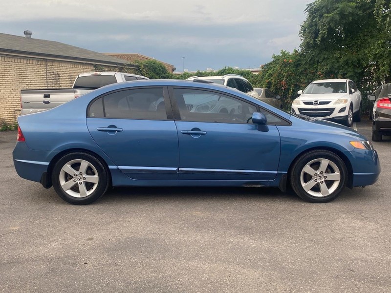 Honda Civic Sedan Vehicle Full-screen Gallery Image 08