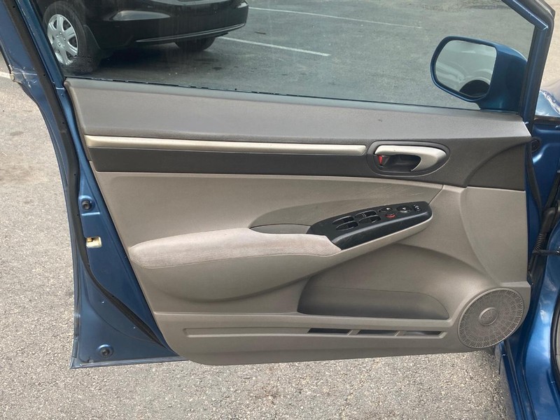 Honda Civic Sedan Vehicle Full-screen Gallery Image 12