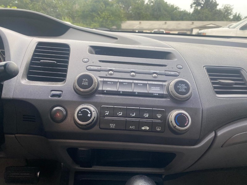 Honda Civic Sedan Vehicle Full-screen Gallery Image 18