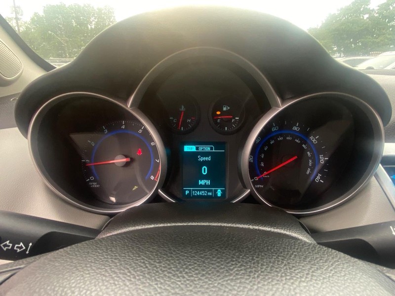 Chevrolet Cruze Limited Vehicle Full-screen Gallery Image 26