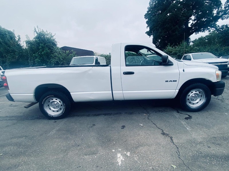 Dodge Ram 1500 Vehicle Full-screen Gallery Image 11