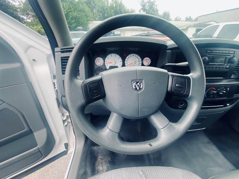 Dodge Ram 1500 Vehicle Full-screen Gallery Image 16