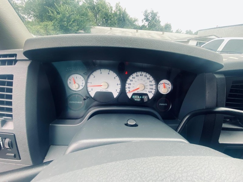 Dodge Ram 1500 Vehicle Full-screen Gallery Image 17