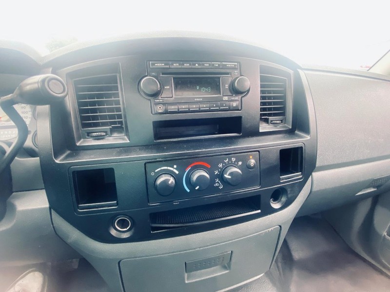 Dodge Ram 1500 Vehicle Full-screen Gallery Image 22