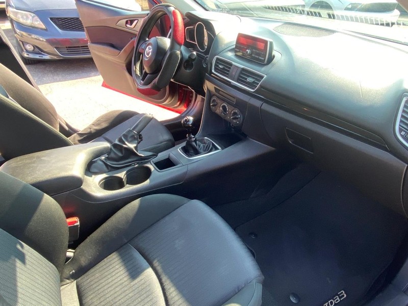 Mazda Mazda3 Sedan Vehicle Full-screen Gallery Image 23