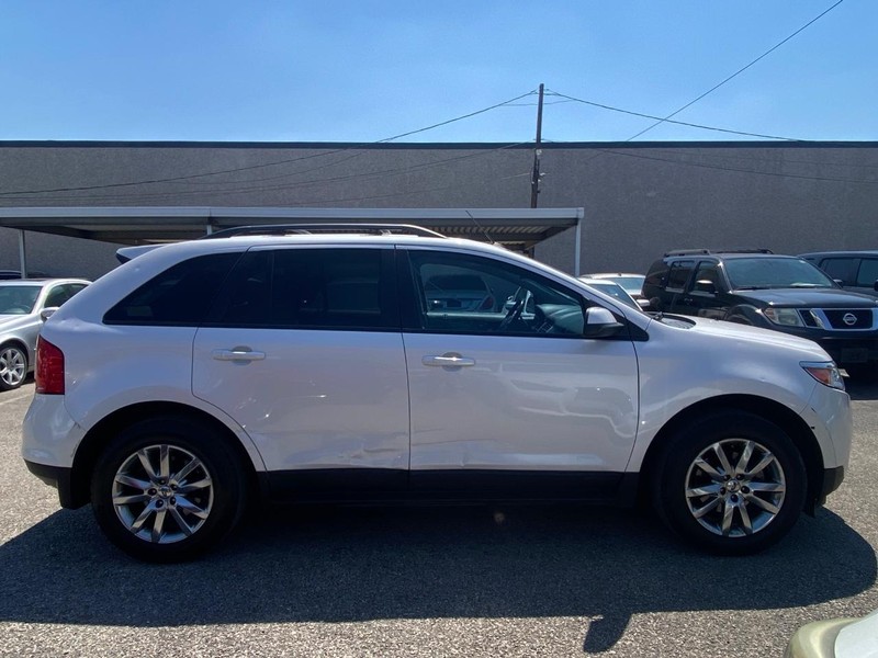 Ford Edge Vehicle Full-screen Gallery Image 07
