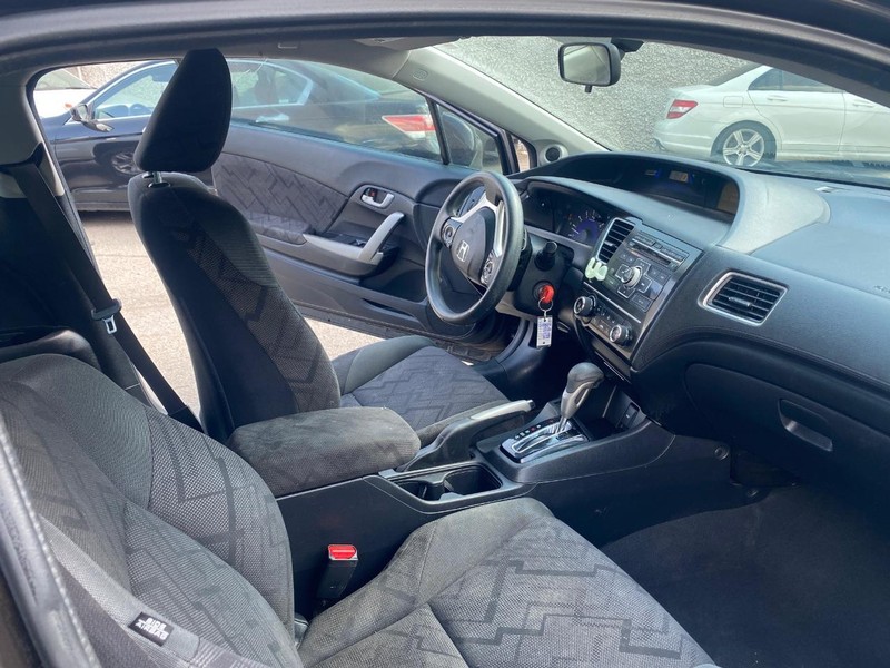 Honda Civic Coupe Vehicle Full-screen Gallery Image 14