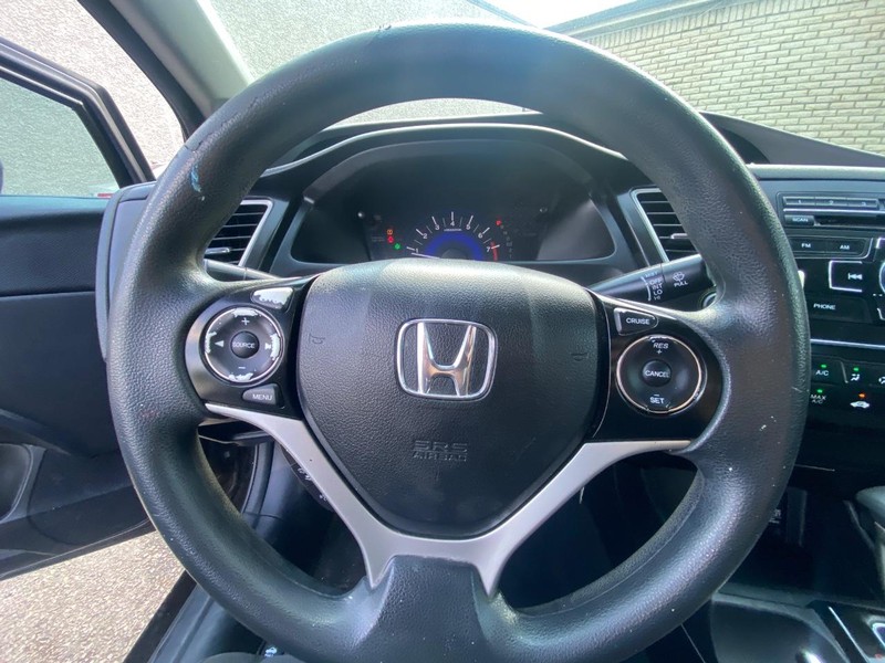 Honda Civic Coupe Vehicle Full-screen Gallery Image 17