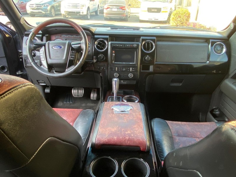 Ford F-150 Vehicle Full-screen Gallery Image 16
