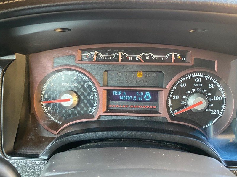 Ford F-150 Vehicle Full-screen Gallery Image 27