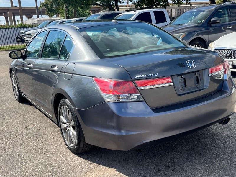 Honda Accord Sedan Vehicle Full-screen Gallery Image 02