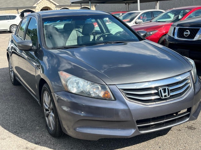 Honda Accord Sedan Vehicle Full-screen Gallery Image 04