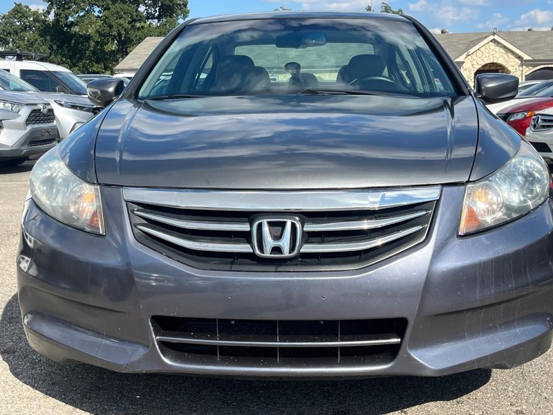Honda Accord Sedan Vehicle Full-screen Gallery Image 06