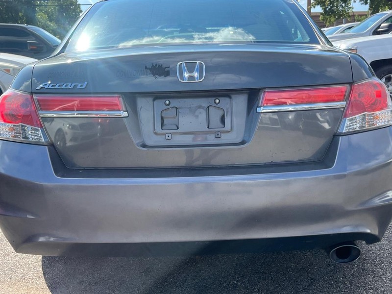 Honda Accord Sedan Vehicle Full-screen Gallery Image 07