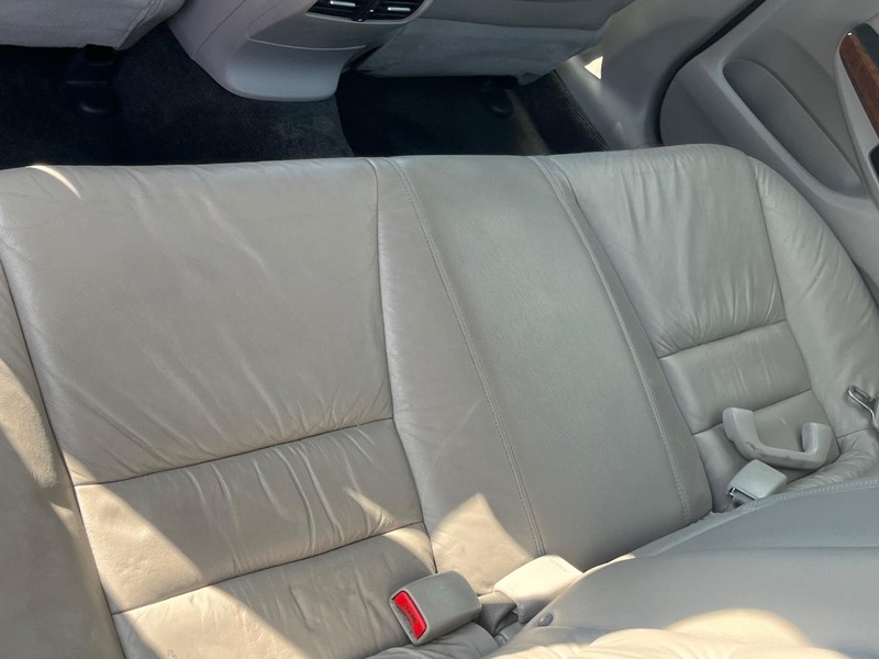 Honda Accord Sedan Vehicle Full-screen Gallery Image 16