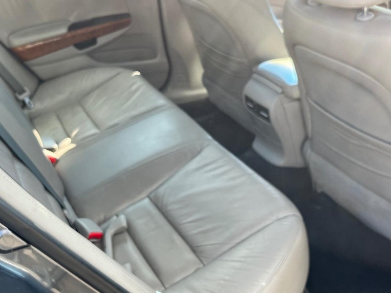 Honda Accord Sedan Vehicle Full-screen Gallery Image 17