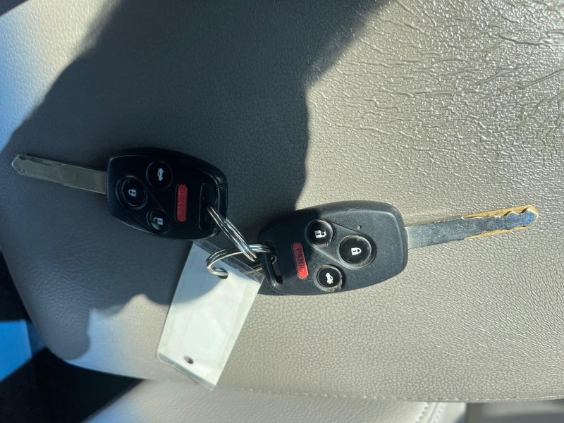 Honda Accord Sedan Vehicle Full-screen Gallery Image 29