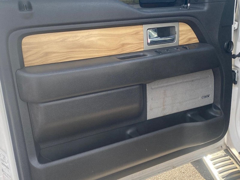 Ford F-150 Vehicle Full-screen Gallery Image 07