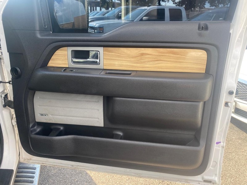 Ford F-150 Vehicle Full-screen Gallery Image 14