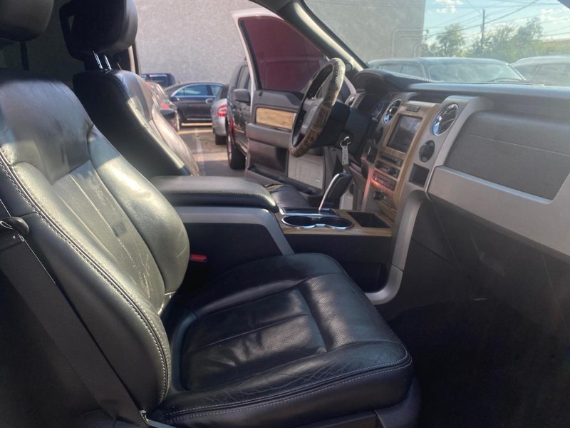 Ford F-150 Vehicle Full-screen Gallery Image 16