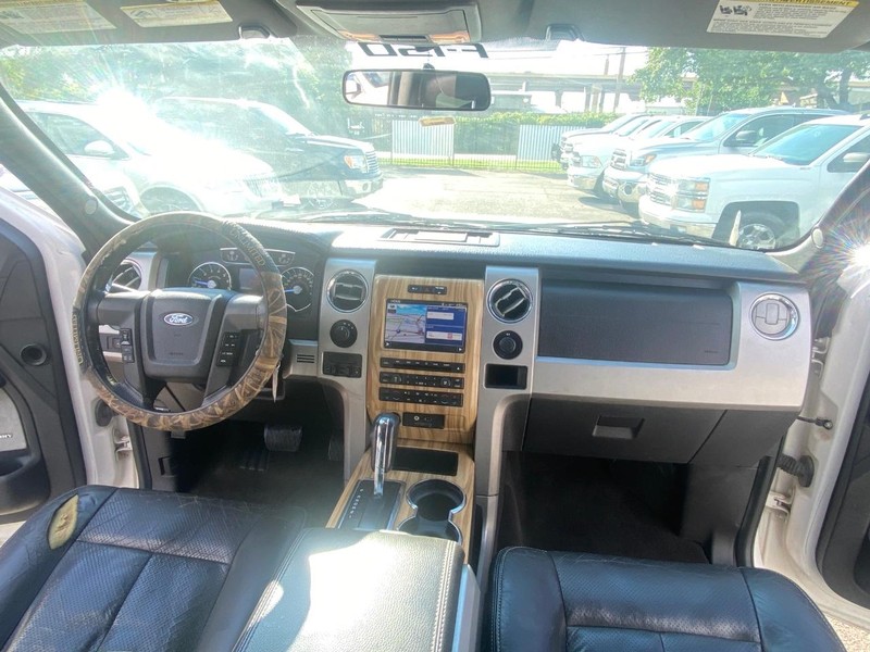 Ford F-150 Vehicle Full-screen Gallery Image 17