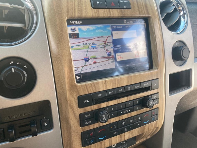 Ford F-150 Vehicle Full-screen Gallery Image 24