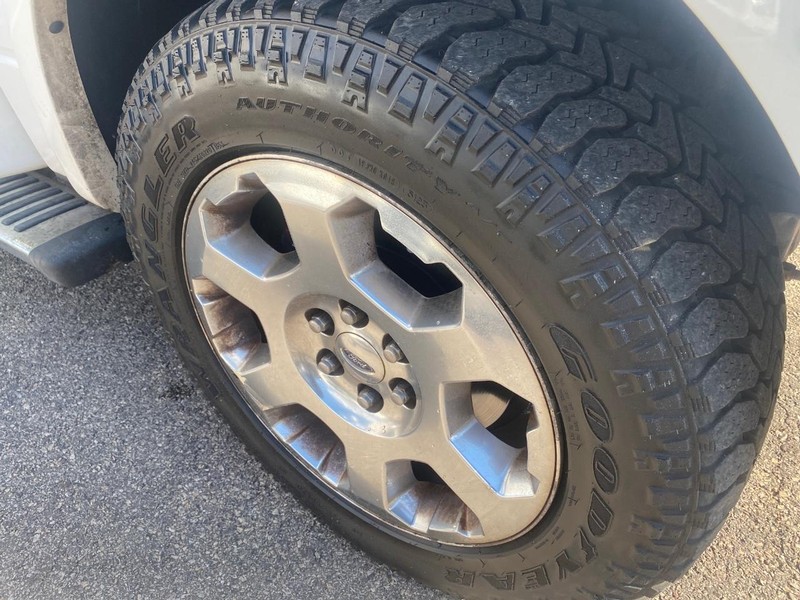 Ford F-150 Vehicle Full-screen Gallery Image 27