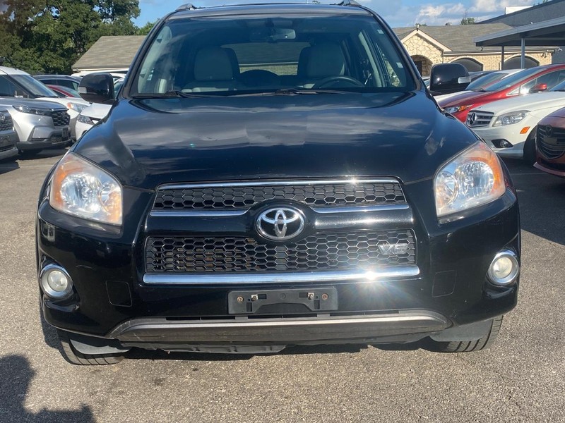 Toyota RAV4 Vehicle Full-screen Gallery Image 06