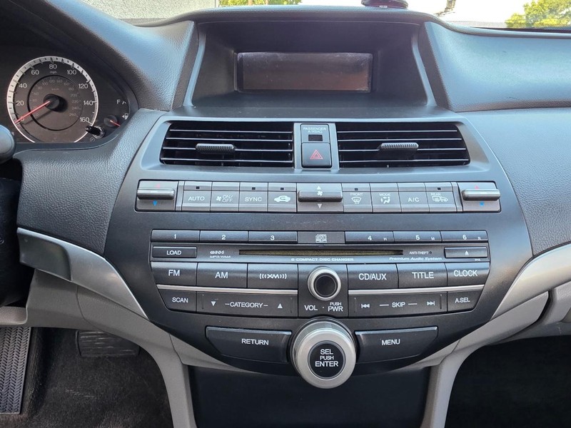 Honda Accord Sedan Vehicle Full-screen Gallery Image 12