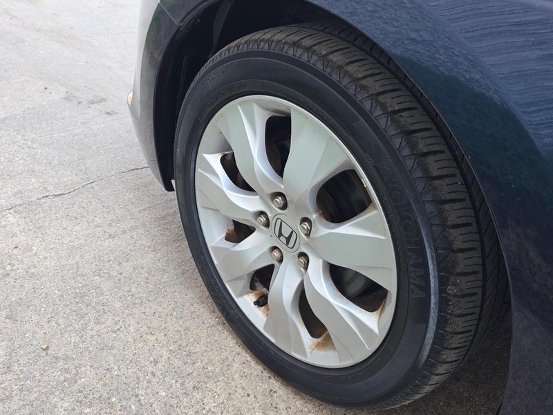 Honda Accord Sedan Vehicle Full-screen Gallery Image 26