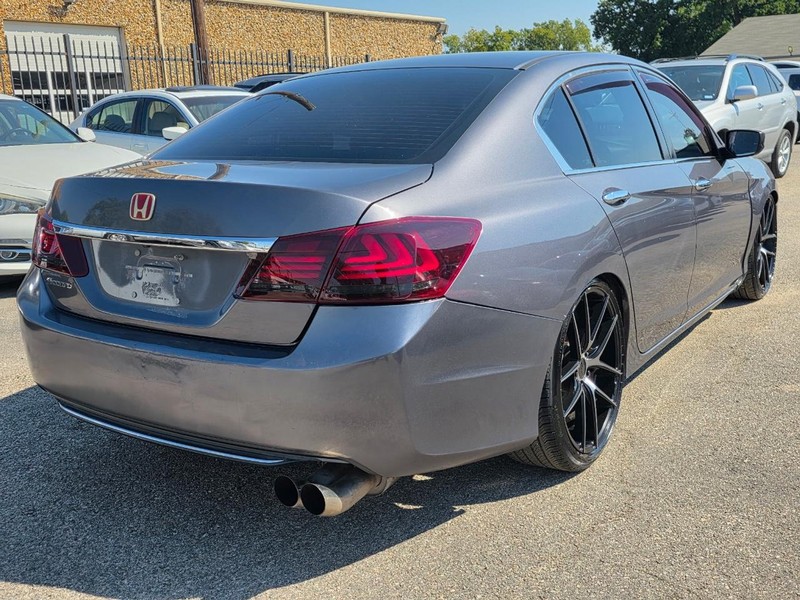 Honda Accord Sedan Vehicle Full-screen Gallery Image 03