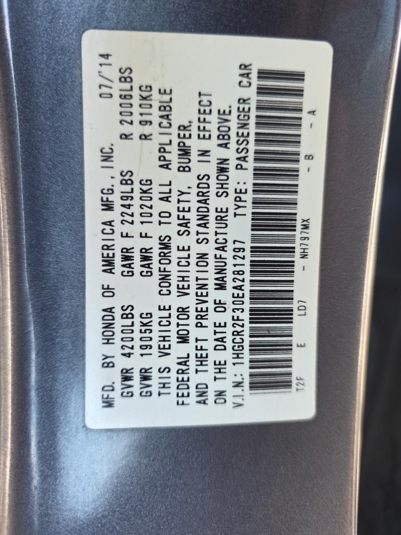 Honda Accord Sedan Vehicle Full-screen Gallery Image 23