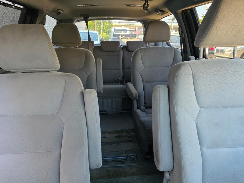 Honda Odyssey Vehicle Full-screen Gallery Image 11