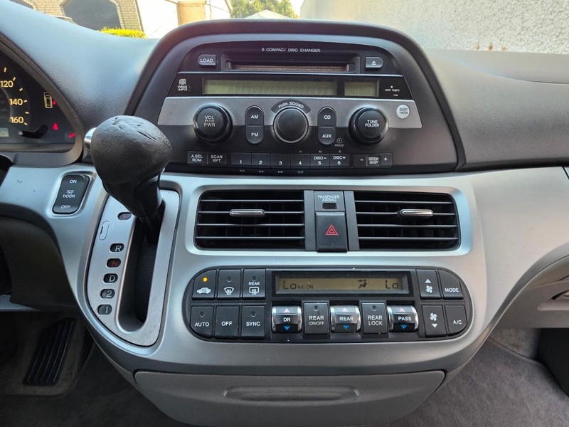Honda Odyssey Vehicle Full-screen Gallery Image 14