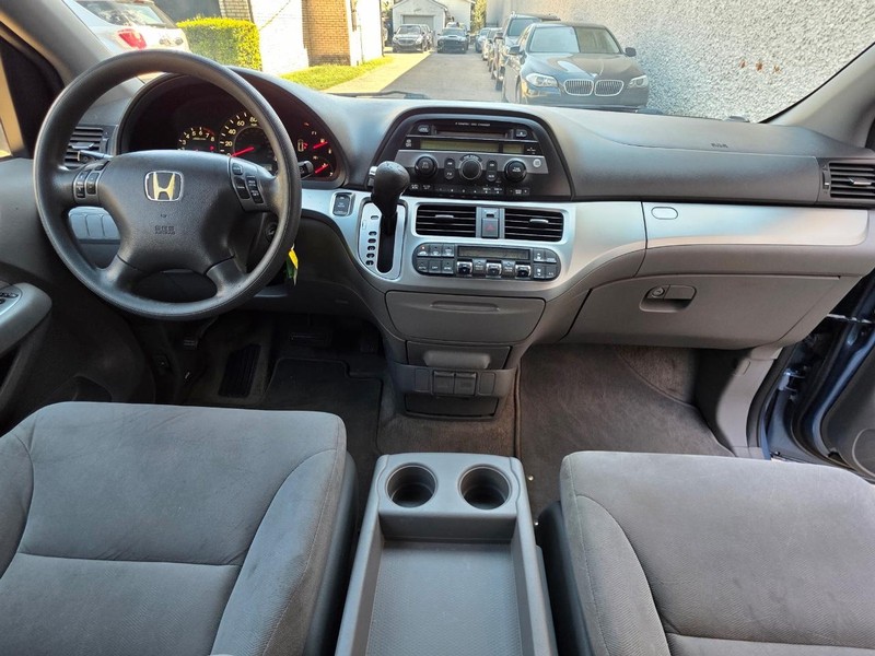Honda Odyssey Vehicle Full-screen Gallery Image 16