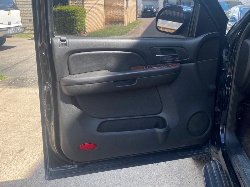 Chevrolet Avalanche Vehicle Full-screen Gallery Image 06