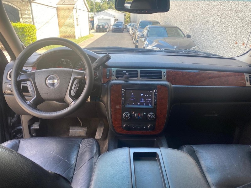 Chevrolet Avalanche Vehicle Full-screen Gallery Image 11