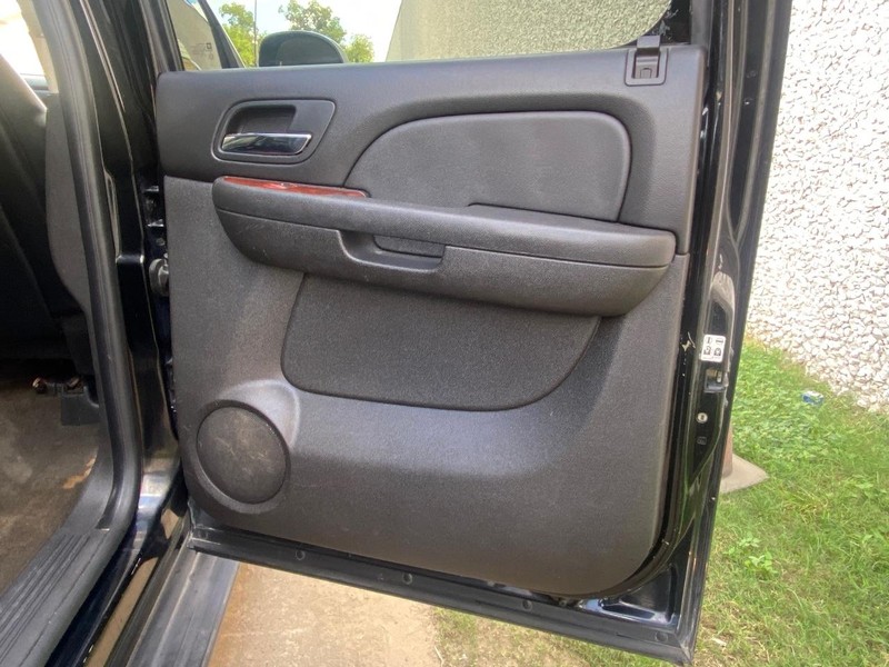 Chevrolet Avalanche Vehicle Full-screen Gallery Image 16