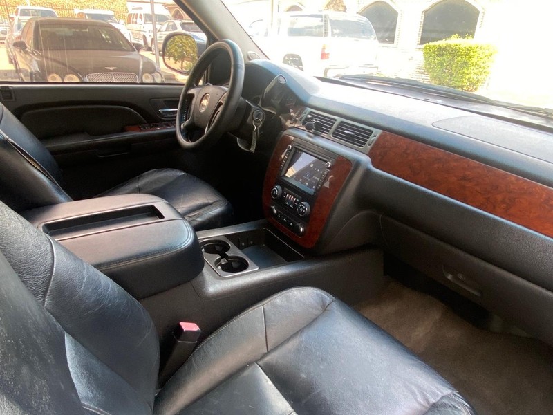 Chevrolet Avalanche Vehicle Full-screen Gallery Image 19