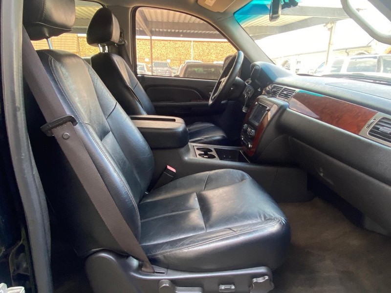 Chevrolet Avalanche Vehicle Full-screen Gallery Image 21