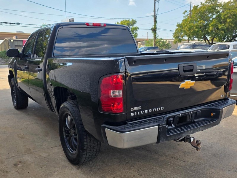 Chevrolet Silverado 1500 Vehicle Full-screen Gallery Image 02