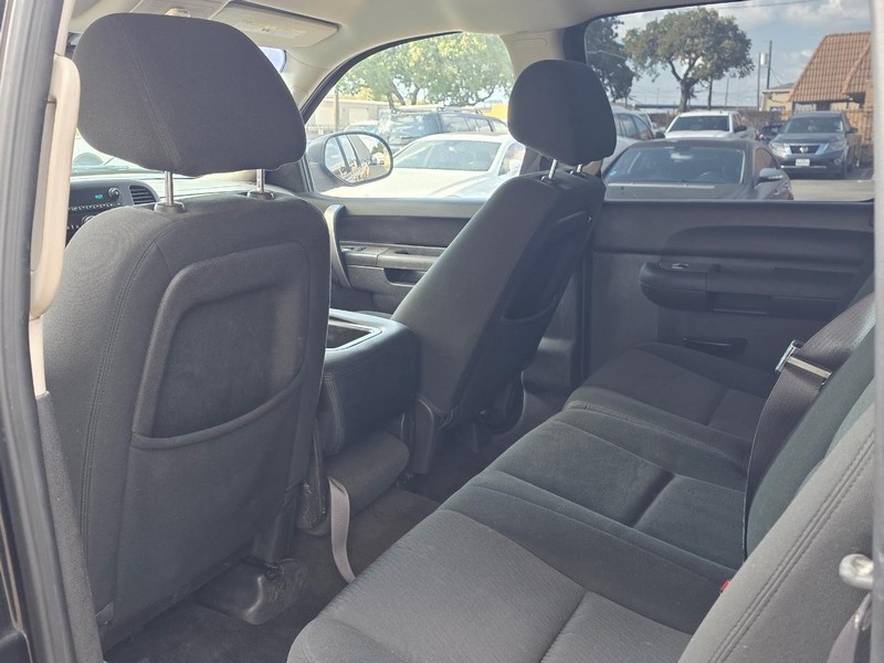 Chevrolet Silverado 1500 Vehicle Full-screen Gallery Image 09