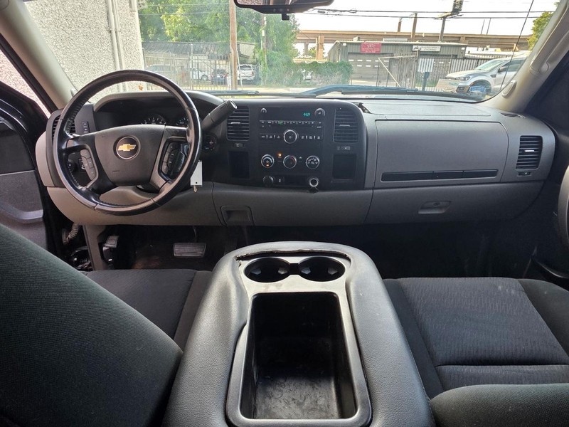 Chevrolet Silverado 1500 Vehicle Full-screen Gallery Image 11