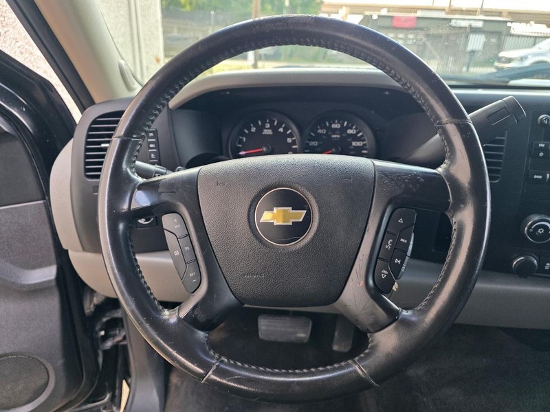 Chevrolet Silverado 1500 Vehicle Full-screen Gallery Image 13